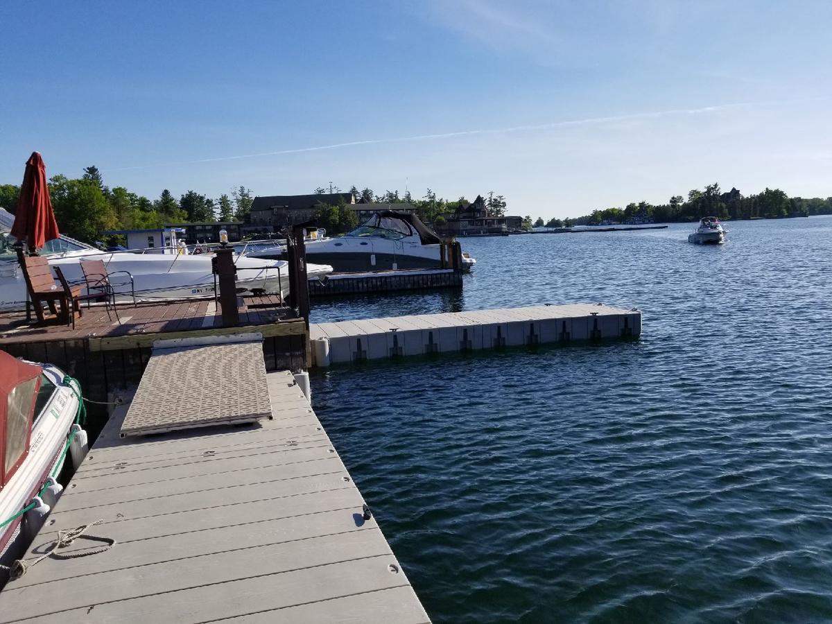Hills Motor Court & Marina Motel Alexandria Bay Exterior photo
