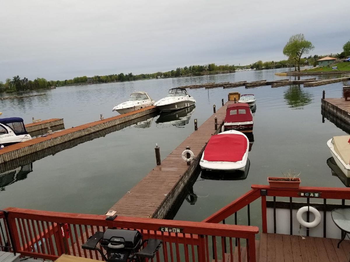 Hills Motor Court & Marina Motel Alexandria Bay Exterior photo