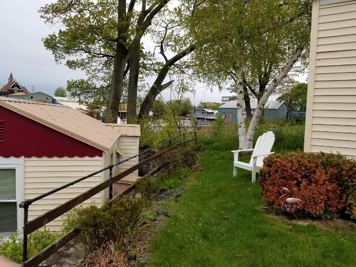 Hills Motor Court & Marina Motel Alexandria Bay Exterior photo
